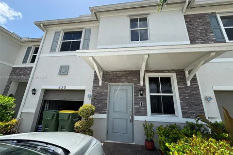 830 SE 19th St, Homestead FL 33034