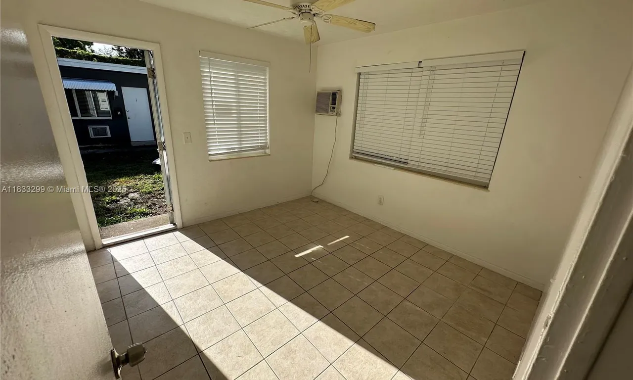 610 NE 12th Ave # 1, Fort Lauderdale FL 33304