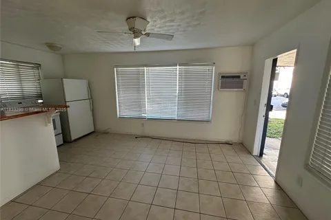 610 NE 12th Ave # 1, Fort Lauderdale FL 33304