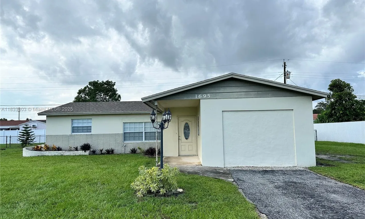 1695 Julie Tonia Dr # 1695, West Palm Beach FL 33415