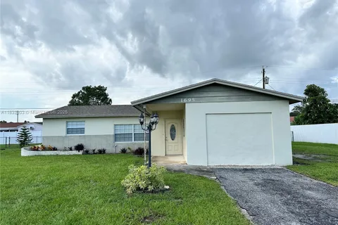 1695 Julie Tonia Dr # 1695, West Palm Beach FL 33415