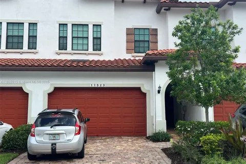 11523 SW 13th Dr, Pembroke Pines FL 33025