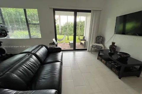 11523 SW 13th Dr, Pembroke Pines FL 33025