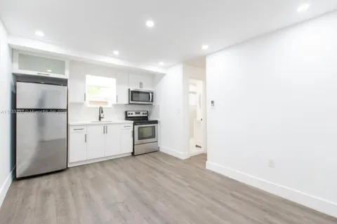 1045 NW 55th Ter, Miami FL 33127