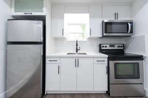 1045 NW 55th Ter, Miami FL 33127