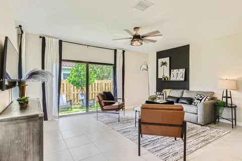 445 NE 1st Dr # 445, Florida City FL 33034