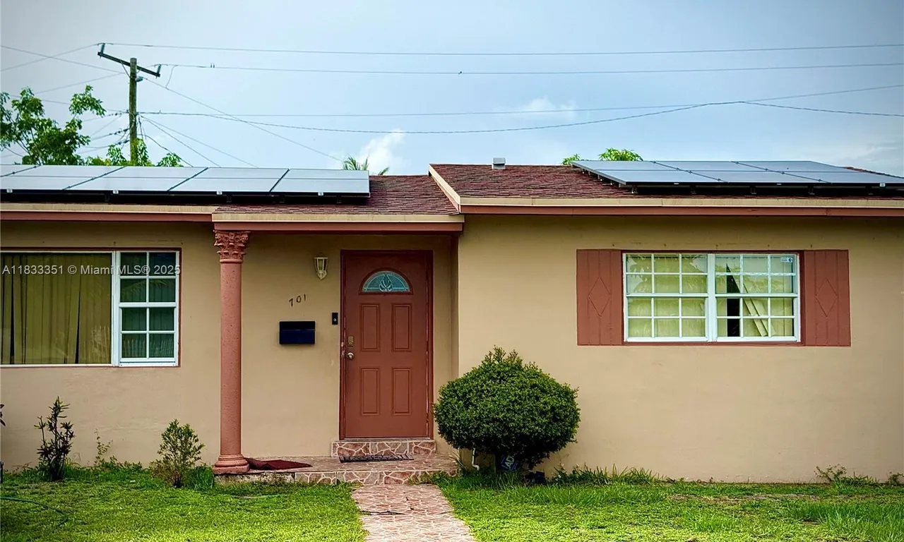 701 NW 176th Ter, Miami Gardens FL 33169