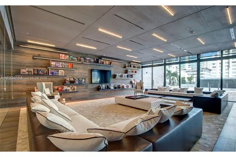 1080 Brickell Ave # 2405, Miami FL 33131
