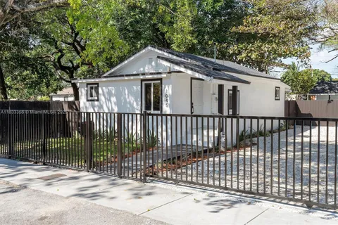 1045 NW 55th Ter # 1, Miami FL 33127