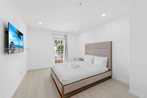 1415 Sunset Harbour Dr # 204, Miami Beach FL 33139