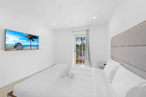 1415 Sunset Harbour Dr # 204, Miami Beach FL 33139