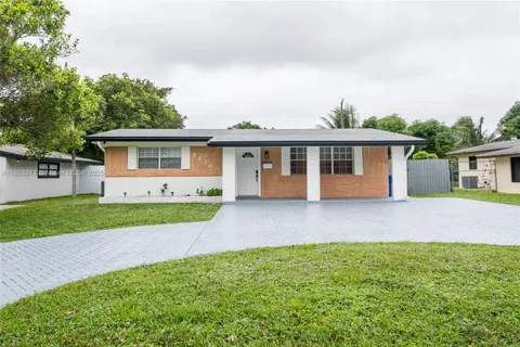 2270 Havana Dr, Miramar FL 33023
