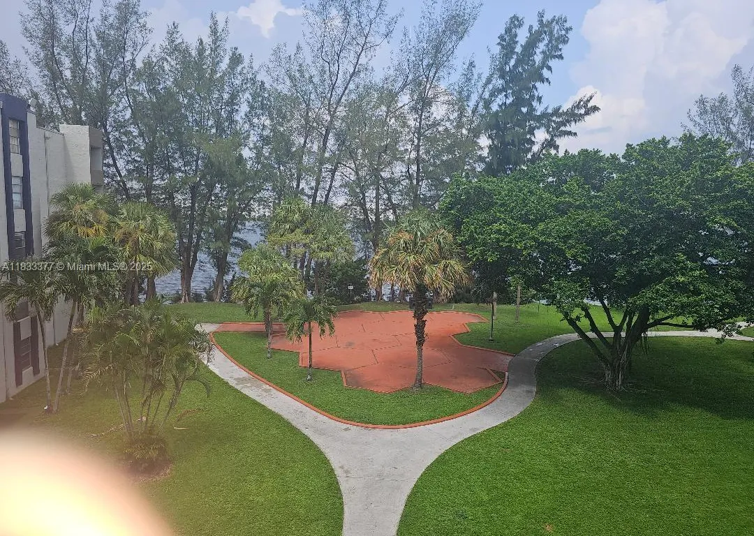 10000 NW 80th Ct # 2415, Hialeah Gardens FL 33016
