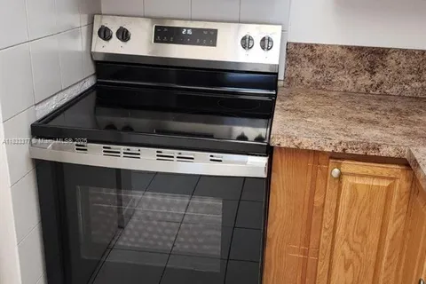 10000 NW 80th Ct # 2415, Hialeah Gardens FL 33016