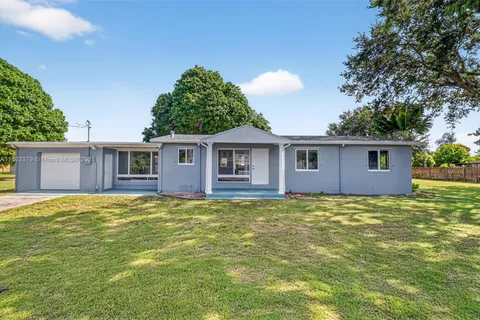 4061 Nova Ln, Lake Worth FL 33462