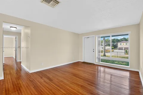4061 Nova Ln, Lake Worth FL 33462