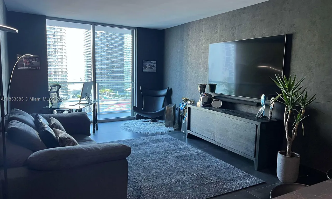 1100 S Miami Ave # 2107, Miami FL 33130