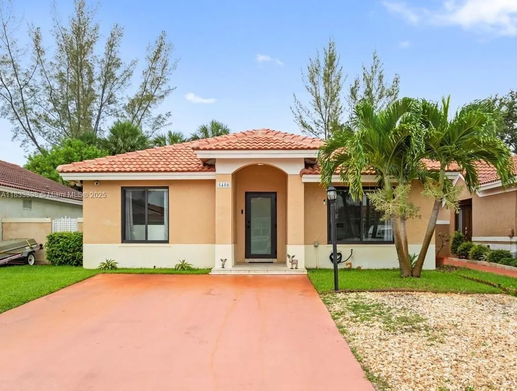 5400 NW 184th St, Miami Gardens FL 33055
