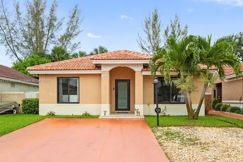 5400 NW 184th St, Miami Gardens FL 33055