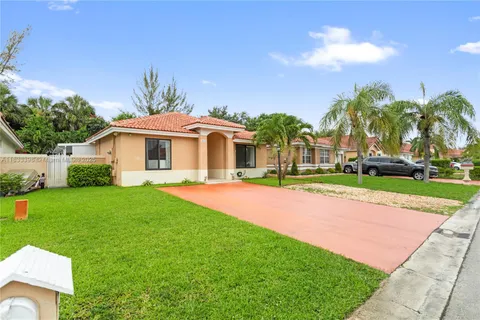5400 NW 184th St, Miami Gardens FL 33055