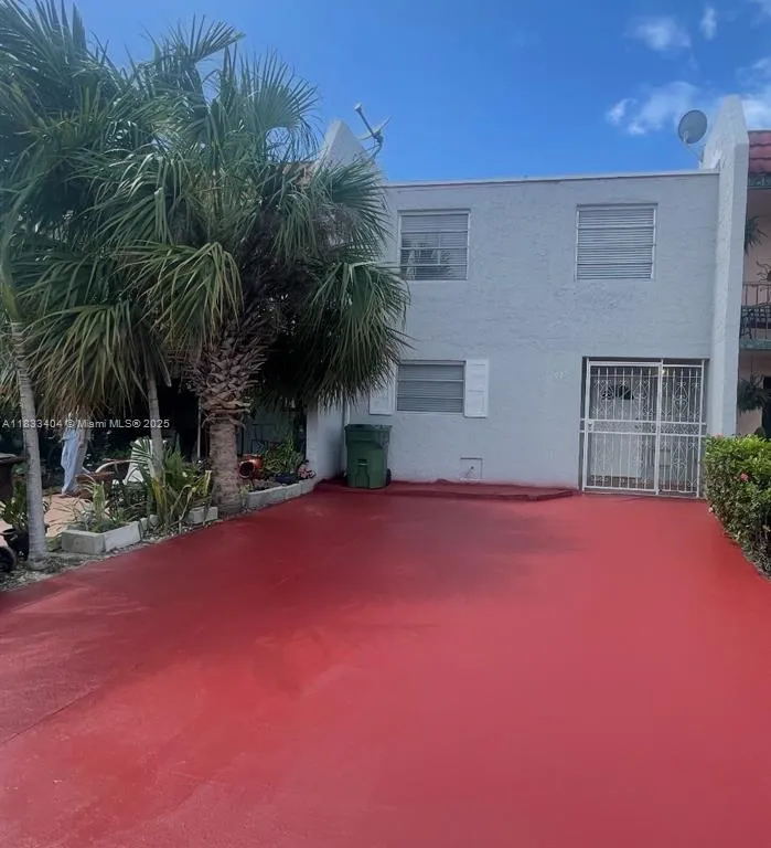 921 W 80th Pl # 921, Hialeah FL 33014