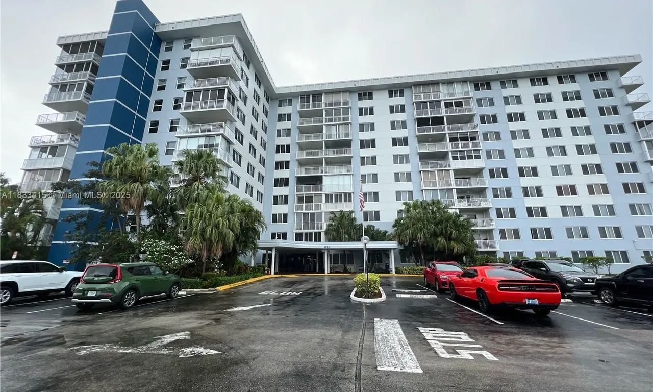 4200 Hillcrest Dr # 900, Hollywood FL 33021