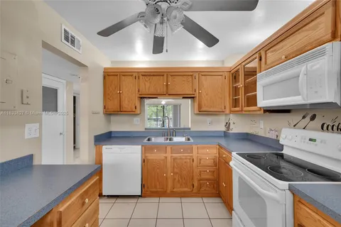 1100 NW 87th Ave # 306, Coral Springs FL 33071