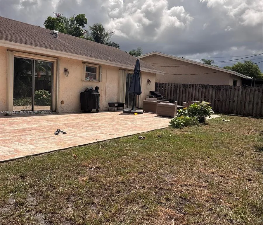 11540 NW 33rd St, Sunrise FL 33323