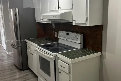 4200 Hillcrest Dr # 505, Hollywood FL 33021
