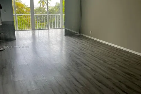 4200 Hillcrest Dr # 505, Hollywood FL 33021