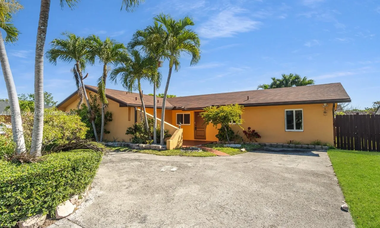 6525 SW 107th Ave, Miami FL 33173