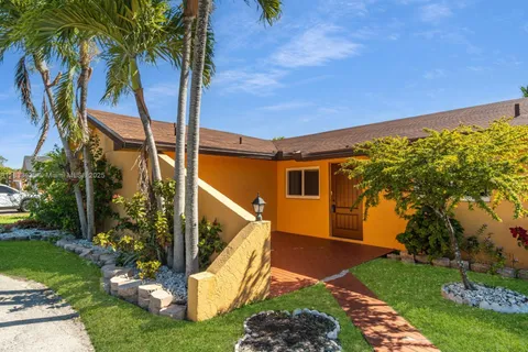 6525 SW 107th Ave, Miami FL 33173