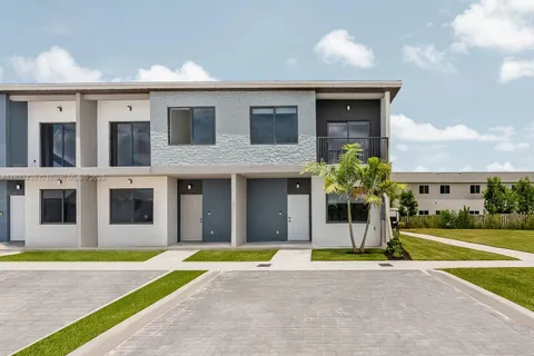1383 NW 4 Ln # 5, Florida City FL 33034