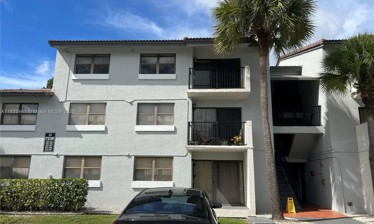 7090 NW 179th St # 308, Hialeah FL 33015