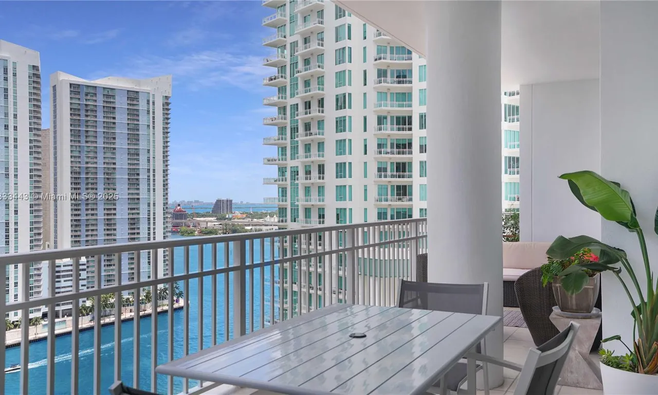 801 Brickell Key Blvd # 2210, Miami FL 33131