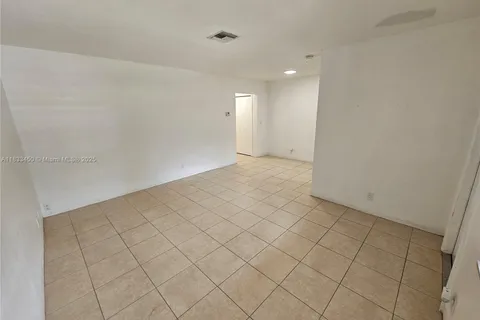 2325 Taylor St # 4, Hollywood FL 33020