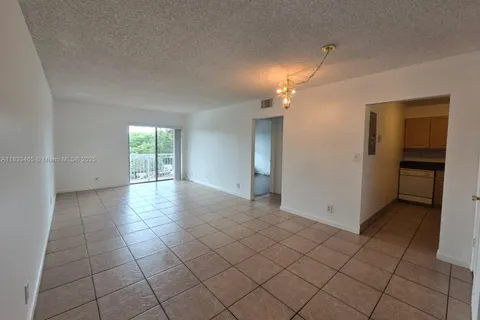 405 S Pine Island Rd # 401D, Plantation FL 33324