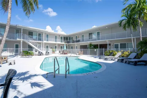 1940 Biarritz Dr # 10, Miami Beach FL 33141