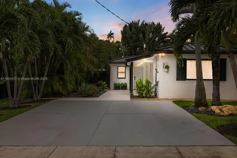 26 NE 3rd St # A, Dania Beach FL 33004