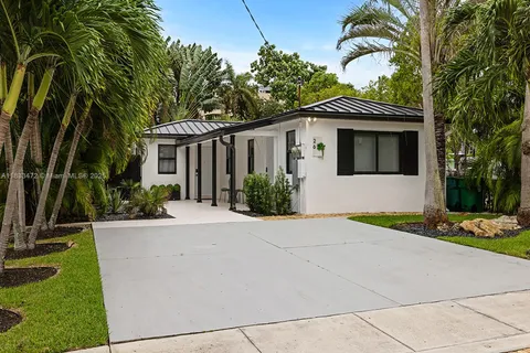 26 NE 3rd St # A, Dania Beach FL 33004