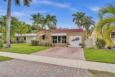 1340 Jackson St, Hollywood FL 33019