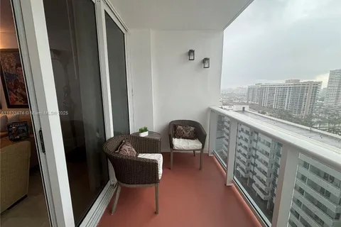 3140 S Ocean Dr # 1207, Hallandale Beach FL 33009