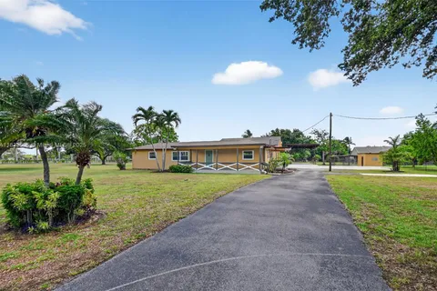 4141 Nova Ln, Lake Worth FL 33462
