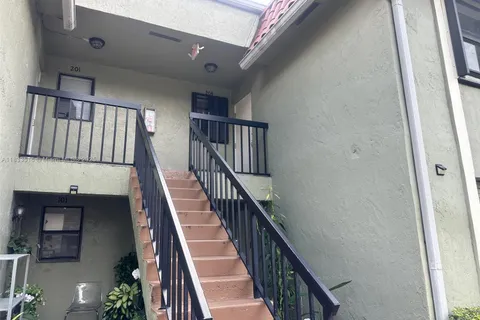9808 Hammocks Blvd # 23, Miami FL 33196
