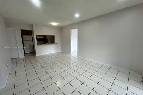 9808 Hammocks Blvd # 23, Miami FL 33196