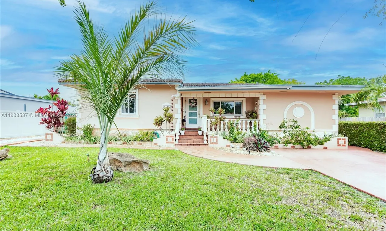 6250 SW 19th St, Miami FL 33155