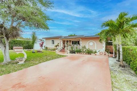 6250 SW 19th St, Miami FL 33155