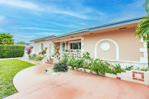 6250 SW 19th St, Miami FL 33155
