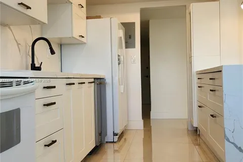 18051 Biscayne Blvd # 1705, Aventura FL 33160