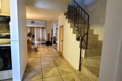 11 Olive Dr # J, Hialeah FL 33010